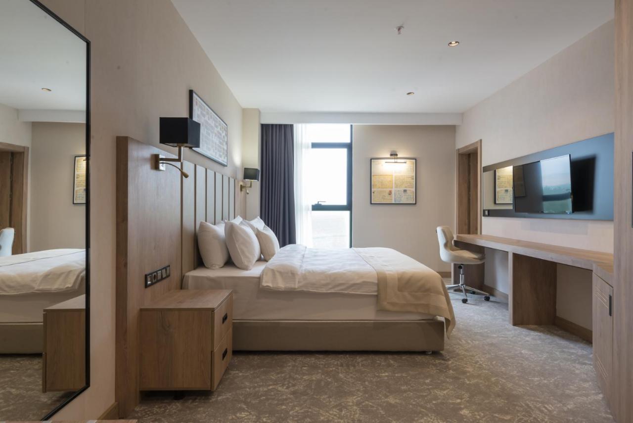 Ramada Plaza By Wyndham Batman Hotell Eksteriør bilde