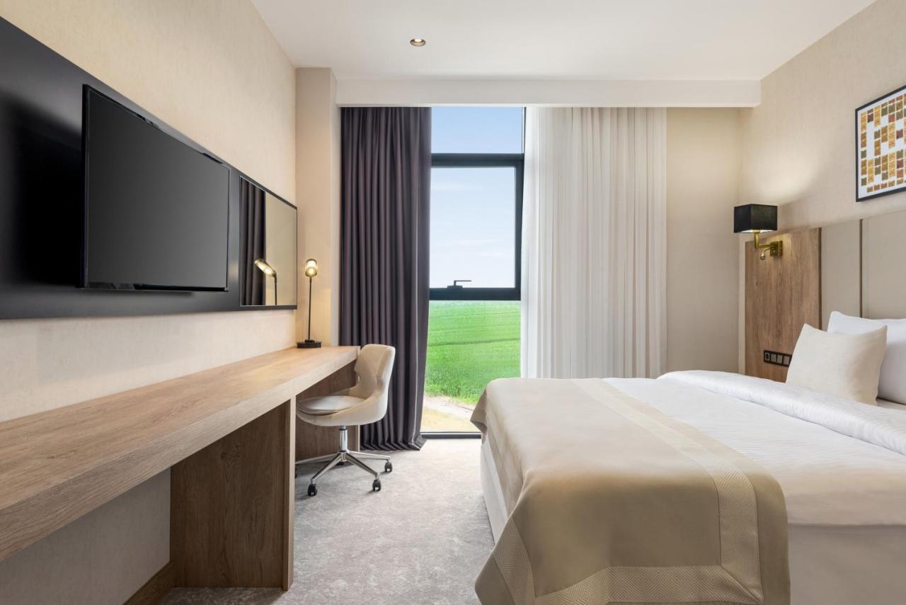 Ramada Plaza By Wyndham Batman Hotell Eksteriør bilde