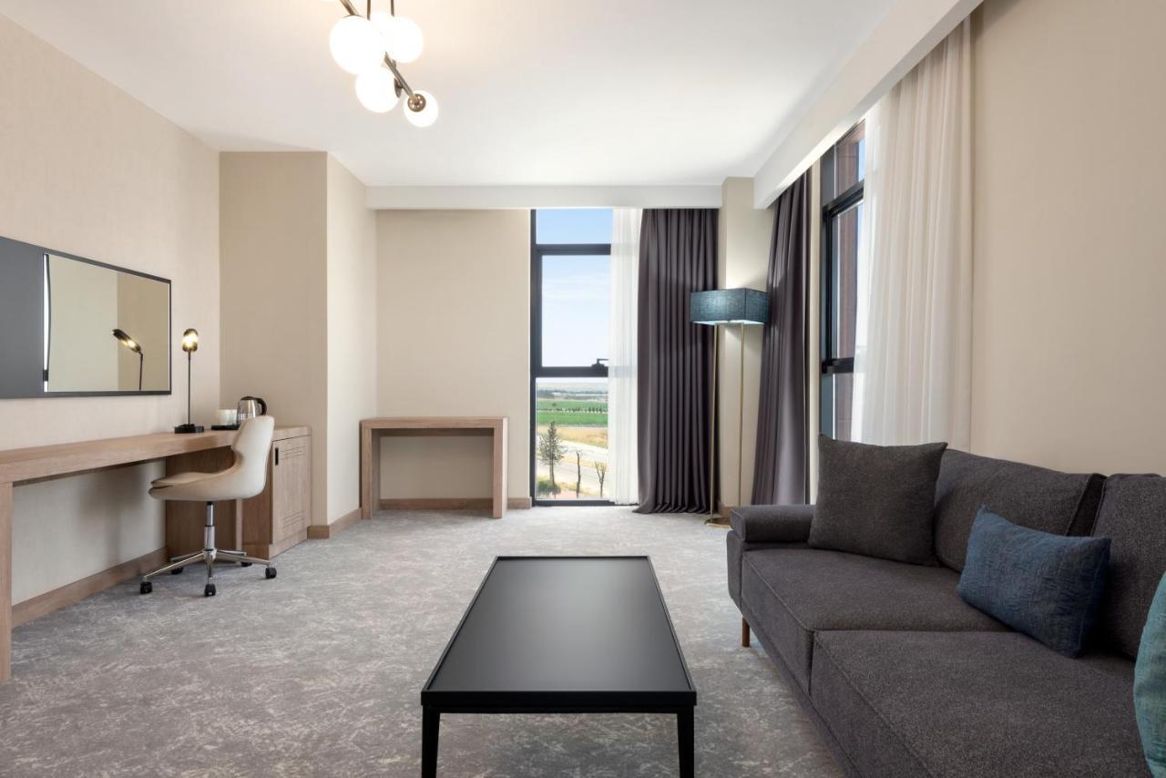 Ramada Plaza By Wyndham Batman Hotell Eksteriør bilde