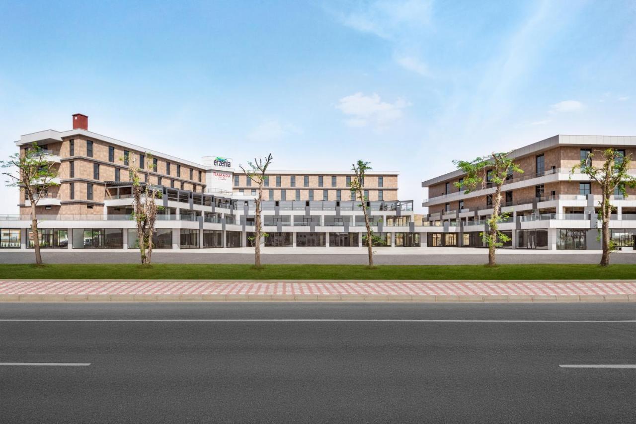 Ramada Plaza By Wyndham Batman Hotell Eksteriør bilde