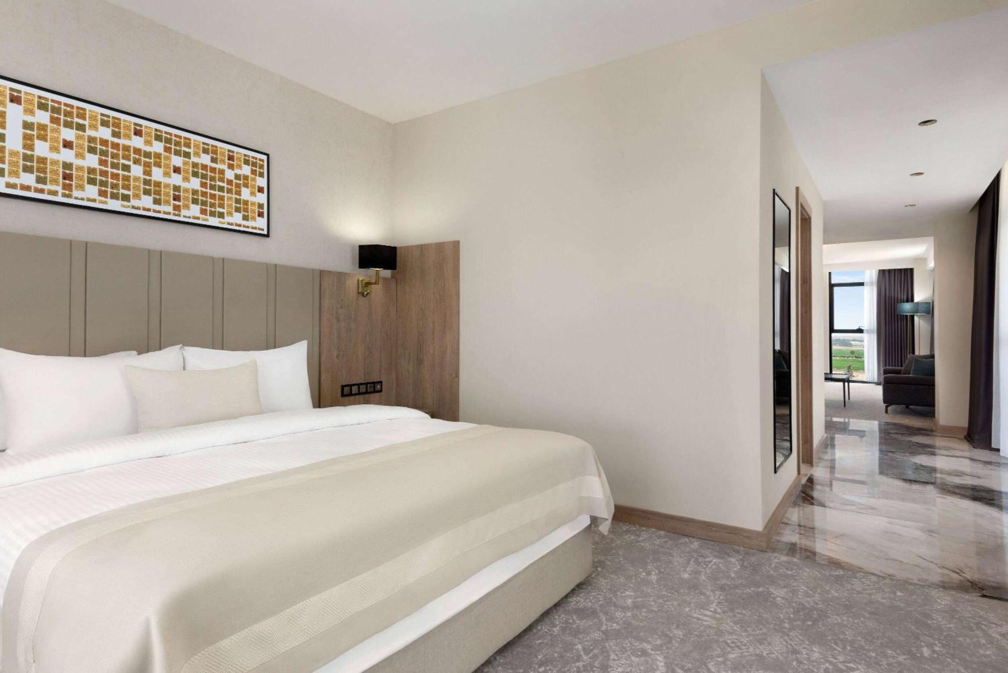 Ramada Plaza By Wyndham Batman Hotell Eksteriør bilde