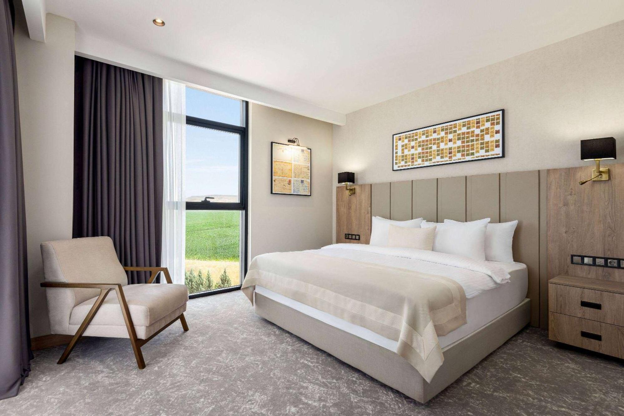 Ramada Plaza By Wyndham Batman Hotell Eksteriør bilde