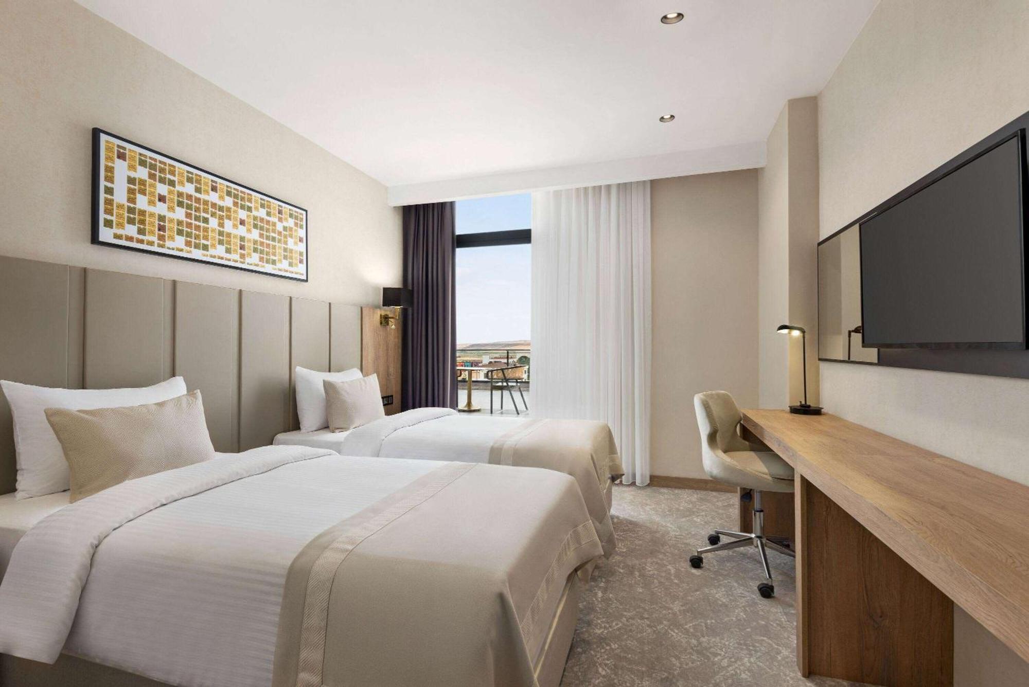 Ramada Plaza By Wyndham Batman Hotell Eksteriør bilde