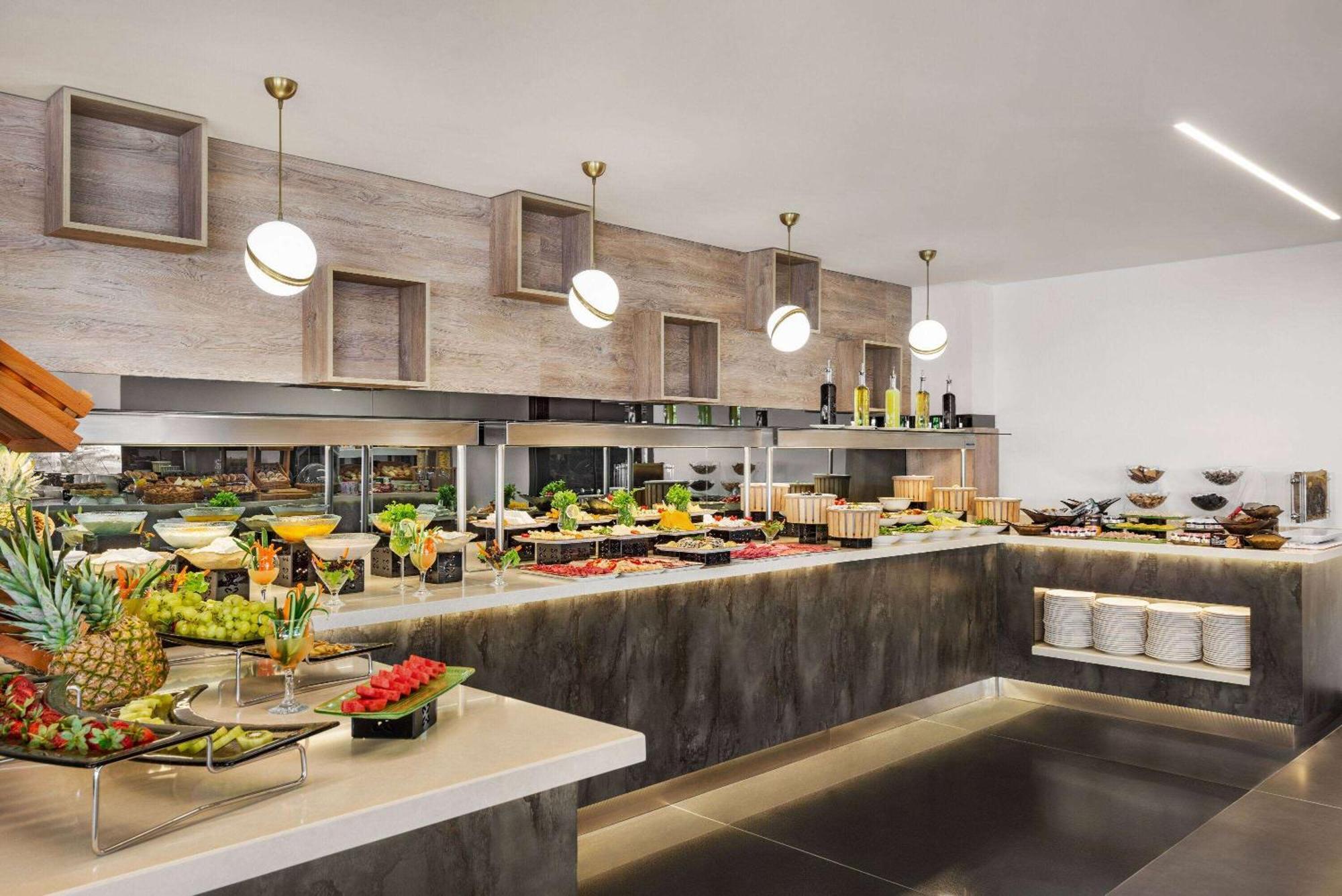 Ramada Plaza By Wyndham Batman Hotell Eksteriør bilde