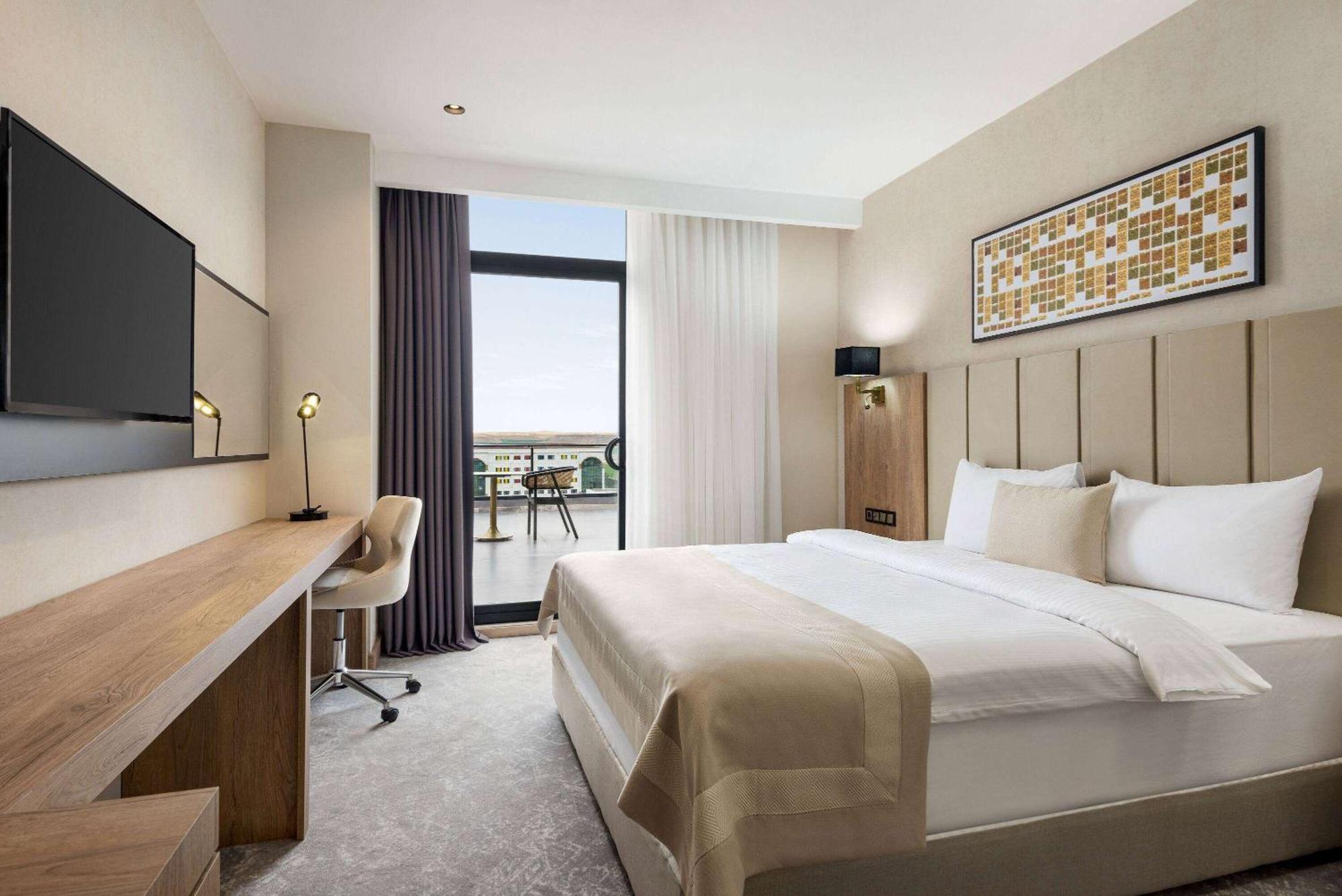 Ramada Plaza By Wyndham Batman Hotell Eksteriør bilde