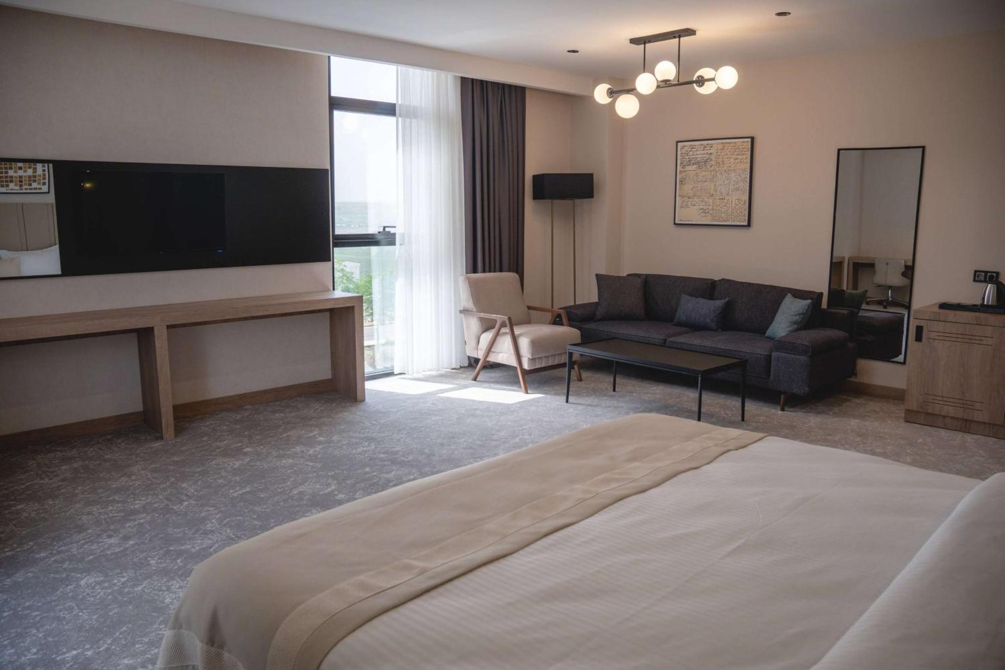 Ramada Plaza By Wyndham Batman Hotell Eksteriør bilde